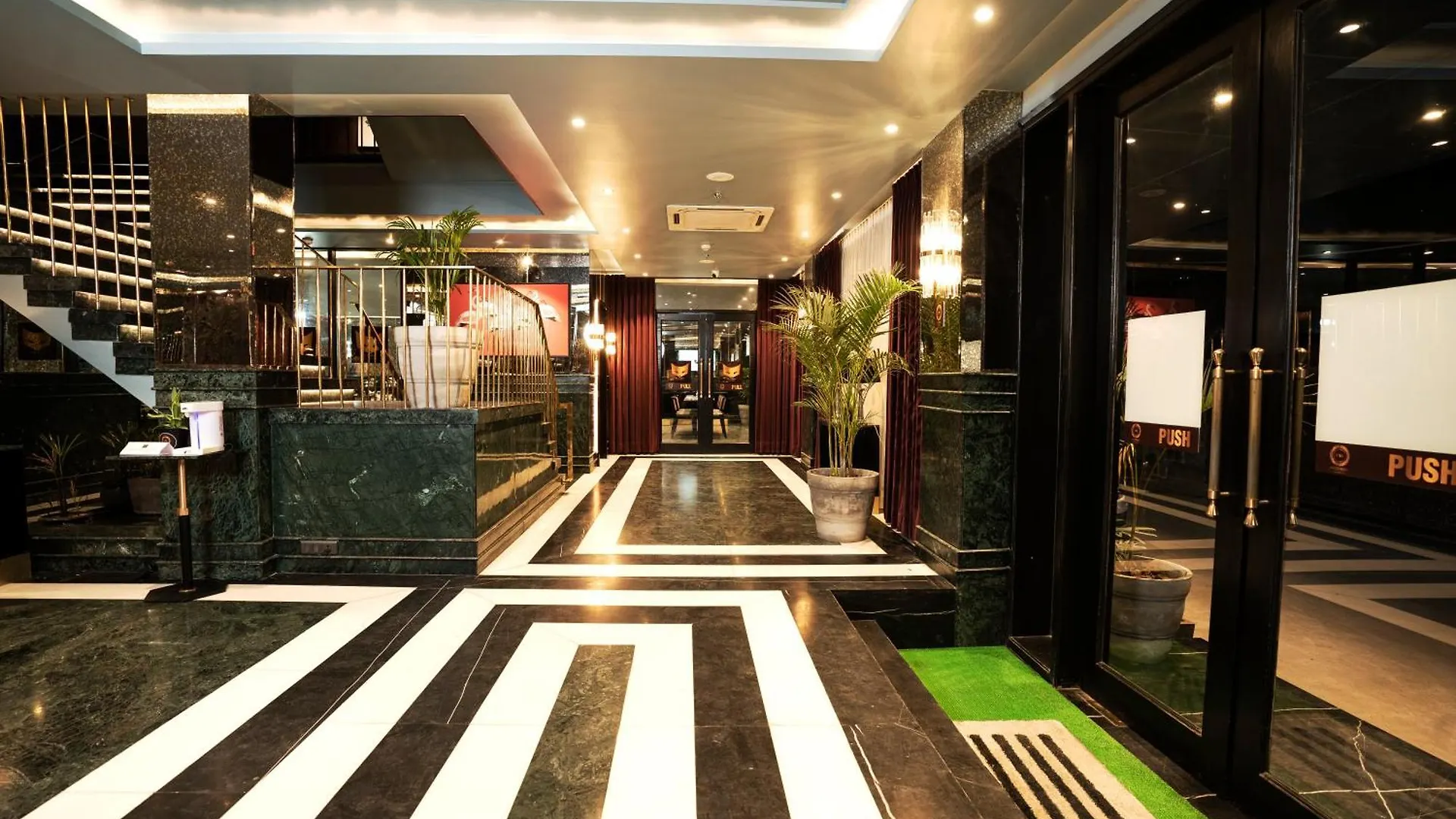 Foxoso Hotel Delhi Airport New Delhi